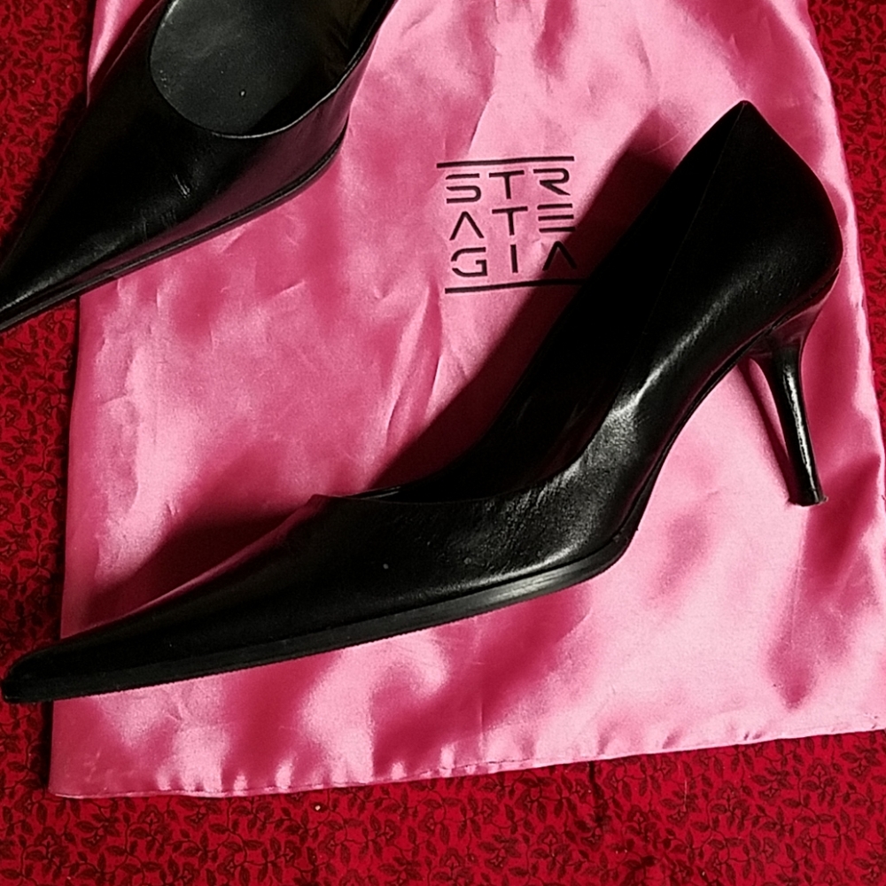 heels - Picture 2 of 3